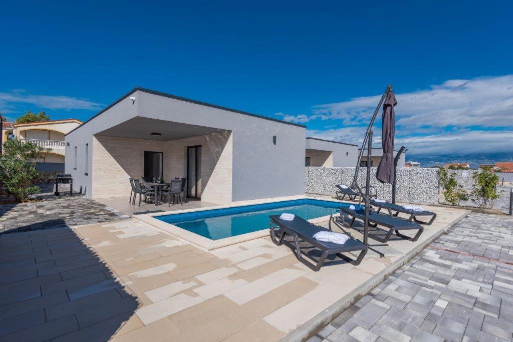 More Exclusive Villas And Spa 비르 외부 사진
