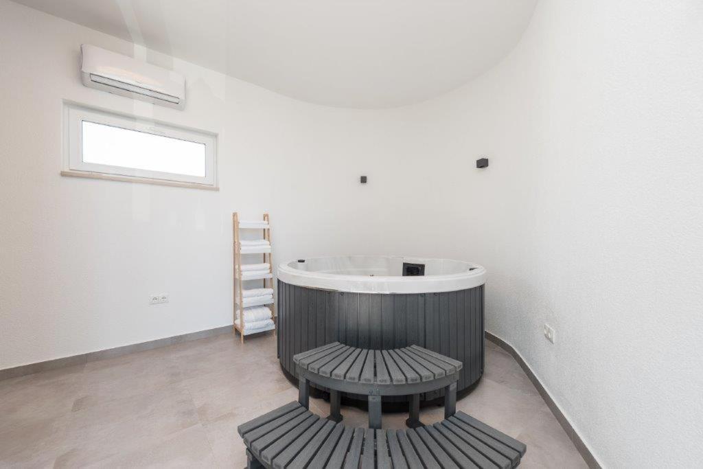 More Exclusive Villas And Spa 비르 외부 사진